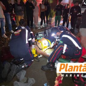 Câmera registra grave acidente entre motoboy e morador de rua; vítimas ficam em estado gravíssimo em Maringá Foto 4 Fotos de Câmera registra grave acidente entre motoboy e morador de rua; vítimas ficam em estado gravíssimo em Maringá