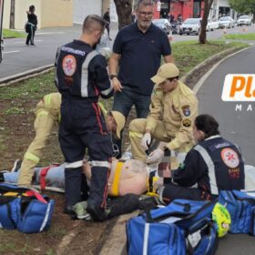 Motociclista morre após perder o controle da moto e bater contra árvore em Maringá; vídeo mostra acidente Foto 6 Fotos de Motociclista morre após perder o controle da moto e bater contra árvore em Maringá; vídeo mostra acidente