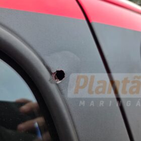 Motorista tenta atropelar guardas durante perseguição, tiros são disparados e fuga termina com prisão em Maringá Foto 9 Fotos de Motorista tenta atropelar guardas durante perseguição, tiros são disparados e fuga termina com prisão em Maringá