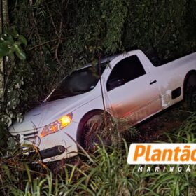 Sem conseguir acionar os bombeiros, blogueiro pede ajuda ao Plantão Maringá pelo WhatsApp após acidente em Maringá Foto 7 Fotos de Sem conseguir acionar os bombeiros, blogueiro pede ajuda ao Plantão Maringá pelo WhatsApp após acidente em Maringá
