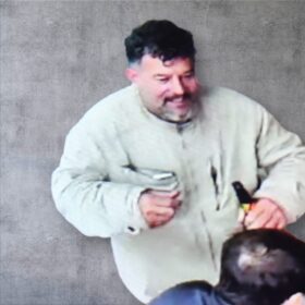 Fotos de Suspeito de matar homem a facadas em bar de Maringá é procurado pela Polícia Civil; companheira também é investigada