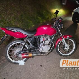 Fotos de Dois motociclistas ficam feridos após colidirem na traseira de caminhão na PR-317, em Maringá