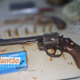 Dono de conveniência é preso com armas e drogas no Jardim Indaiá, em Maringá Foto 2 Fotos de Dono de conveniência é preso com armas e drogas no Jardim Indaiá, em Maringá