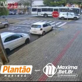 Imprudência no trânsito termina em colisão entre carro e ônibus no Centro de Maringá Foto 1 Fotos de Imprudência no trânsito termina em colisão entre carro e ônibus no Centro de Maringá