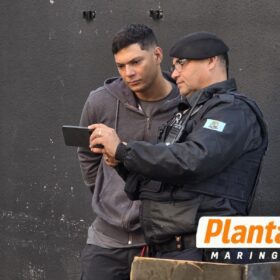 Jovem é executado em frente a tabacaria em Sarandi; perícia encontra algo no bolso da vítima que pode mudar o rumo da investigação Foto 14 Fotos de Jovem é executado em frente a tabacaria em Sarandi; perícia encontra algo no bolso da vítima que pode mudar o rumo da investigação