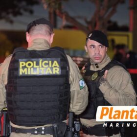 Jovem é executado em frente a tabacaria em Sarandi; perícia encontra algo no bolso da vítima que pode mudar o rumo da investigação Foto 8 Fotos de Jovem é executado em frente a tabacaria em Sarandi; perícia encontra algo no bolso da vítima que pode mudar o rumo da investigação