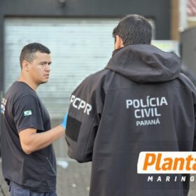 Jovem é executado em frente a tabacaria em Sarandi; perícia encontra algo no bolso da vítima que pode mudar o rumo da investigação Foto 6 Fotos de Jovem é executado em frente a tabacaria em Sarandi; perícia encontra algo no bolso da vítima que pode mudar o rumo da investigação