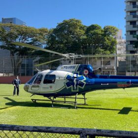 Jovem de 26 anos é resgatado de helicóptero após grave acidente na região e encaminhado para hospital de Maringá Foto 2 Fotos de Jovem de 26 anos é resgatado de helicóptero após grave acidente na região e encaminhado para hospital de Maringá