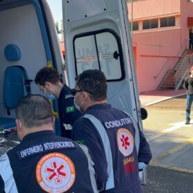 Jovem de 26 anos é resgatado de helicóptero após grave acidente na região e encaminhado para hospital de Maringá Foto 1 Fotos de Jovem de 26 anos é resgatado de helicóptero após grave acidente na região e encaminhado para hospital de Maringá