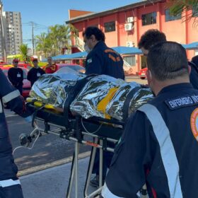 Jovem de 26 anos é resgatado de helicóptero após grave acidente na região e encaminhado para hospital de Maringá Foto 5 Fotos de Jovem de 26 anos é resgatado de helicóptero após grave acidente na região e encaminhado para hospital de Maringá
