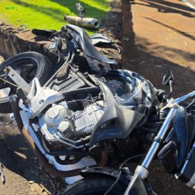 Jovem fica gravemente ferida ao ser atropelada por caminhão no centro de Maringá Foto 16 Fotos de Jovem fica gravemente ferida ao ser atropelada por caminhão no centro de Maringá