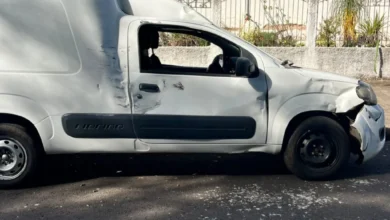 Fotos de Motoboy fica inconsciente após grave acidente em cruzamento de Maringá