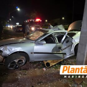 Fotos de Motorista desaparece após capotamento violento na Avenida Colombo, em Sarandi