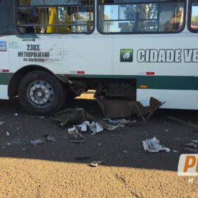 Colisão entre ônibus e caminhão deixa seis feridos em Maringá; vídeo Foto 2 Fotos de Colisão entre ônibus e caminhão deixa seis feridos em Maringá; vídeo
